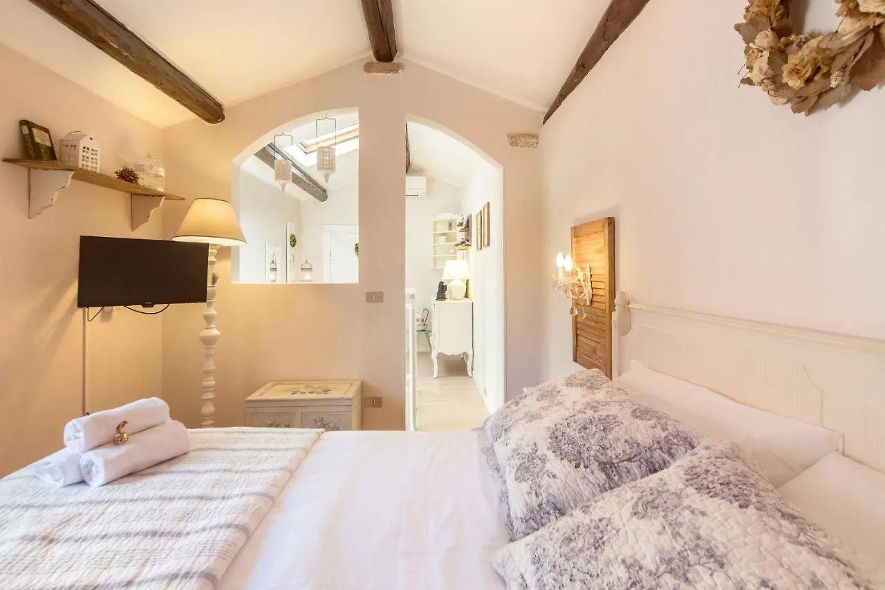La Mansarda Segreta Mood Apartment 베로나 이탈리아